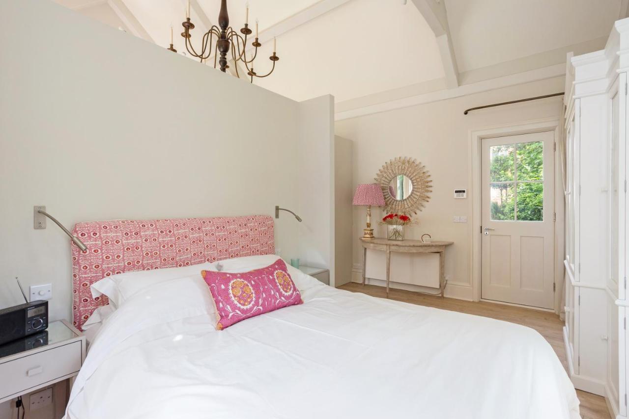The Annexe - Beautiful Apartment With Garden Close To Heathrow And Windsor 스테인스 외부 사진
