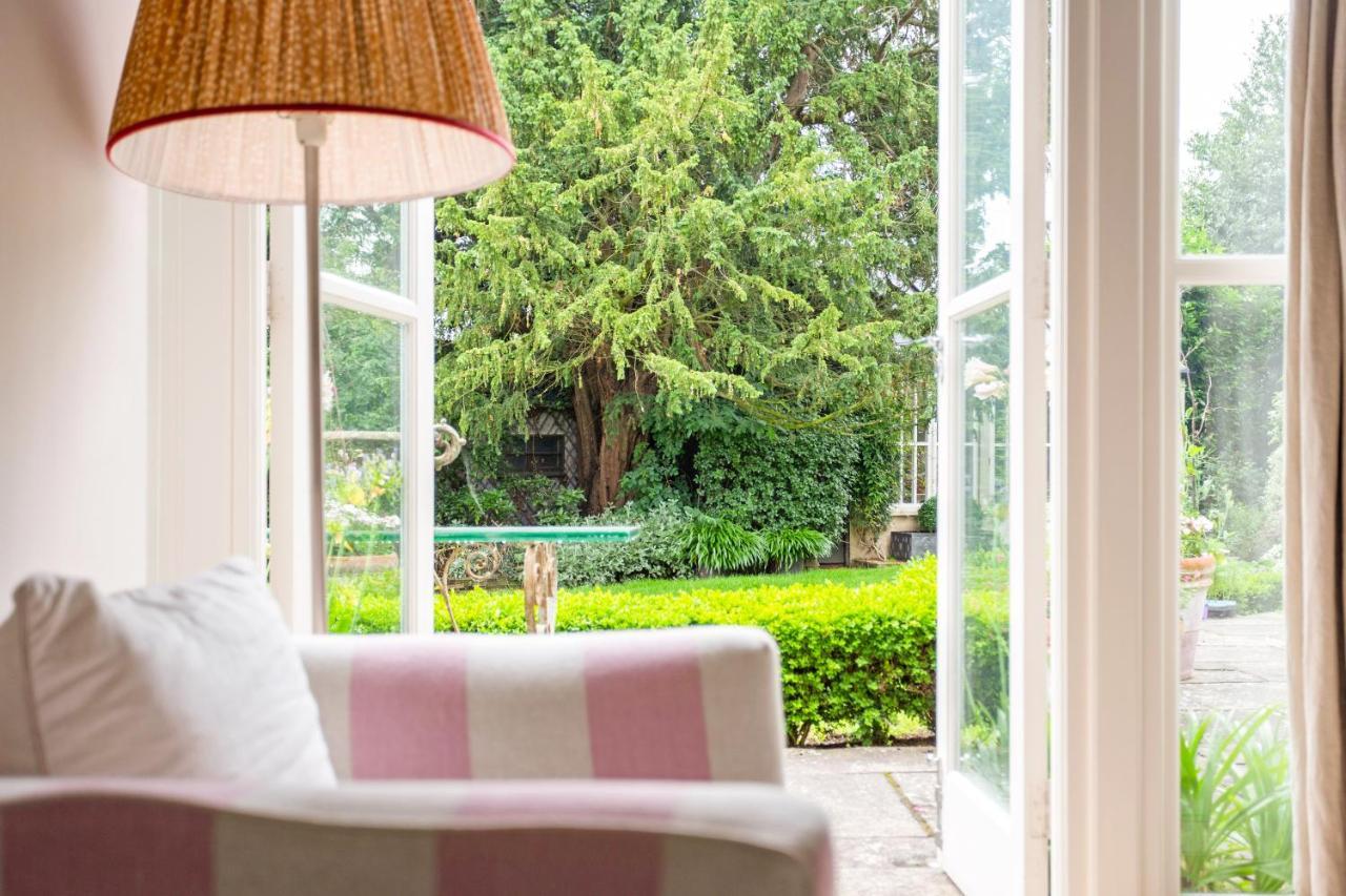 The Annexe - Beautiful Apartment With Garden Close To Heathrow And Windsor 스테인스 외부 사진